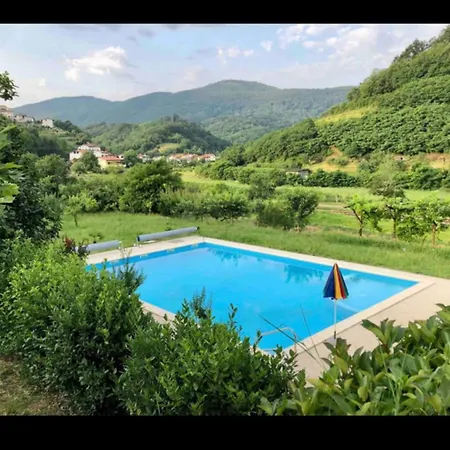 Nona, Flat 7 With Swimming Pool Dornberk