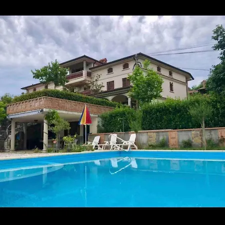 Апартаменты Nona, Flat 7 With Swimming Pool