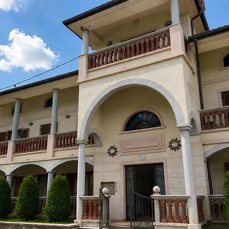 Nona, Flat 7 With Swimming Pool Апартаменты Dornberk