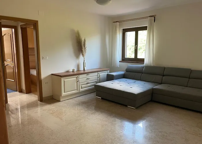 Appartamento Nona, Flat 7 With Swimming Pool *